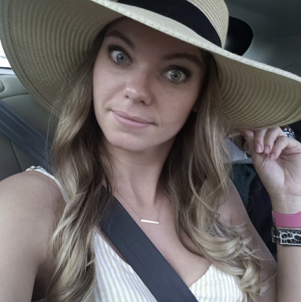 Meet your Posher, Alexandra